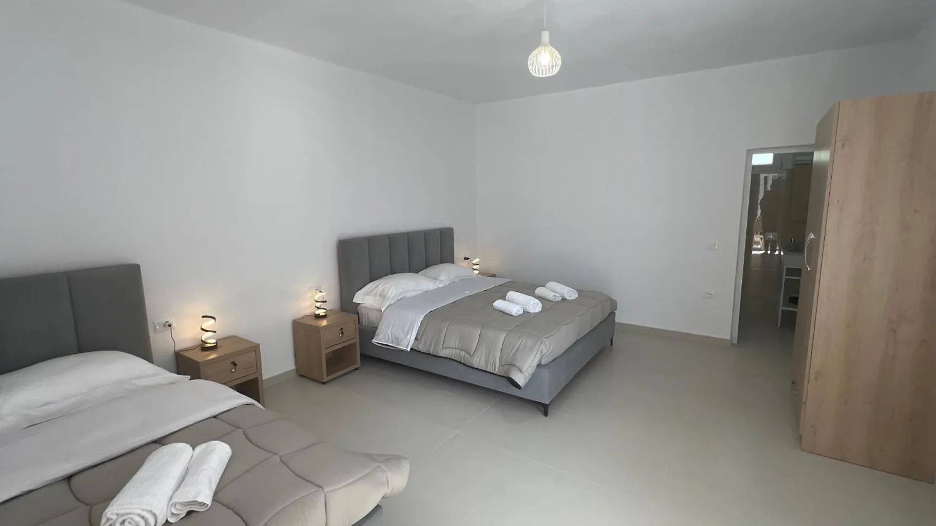 Hotel Familja Cuni 세스 3*,