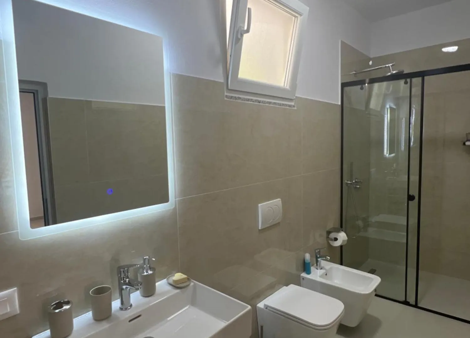 Hotel Familja Cuni 세스 3*,